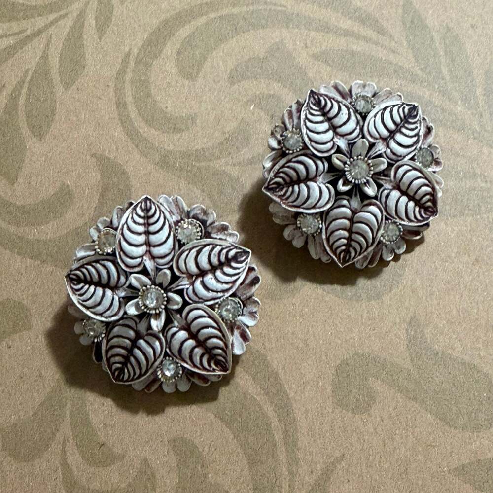 Vintage Floral Leaf Rhinestone Clip-On Earrings White Silver Tone 1.25”